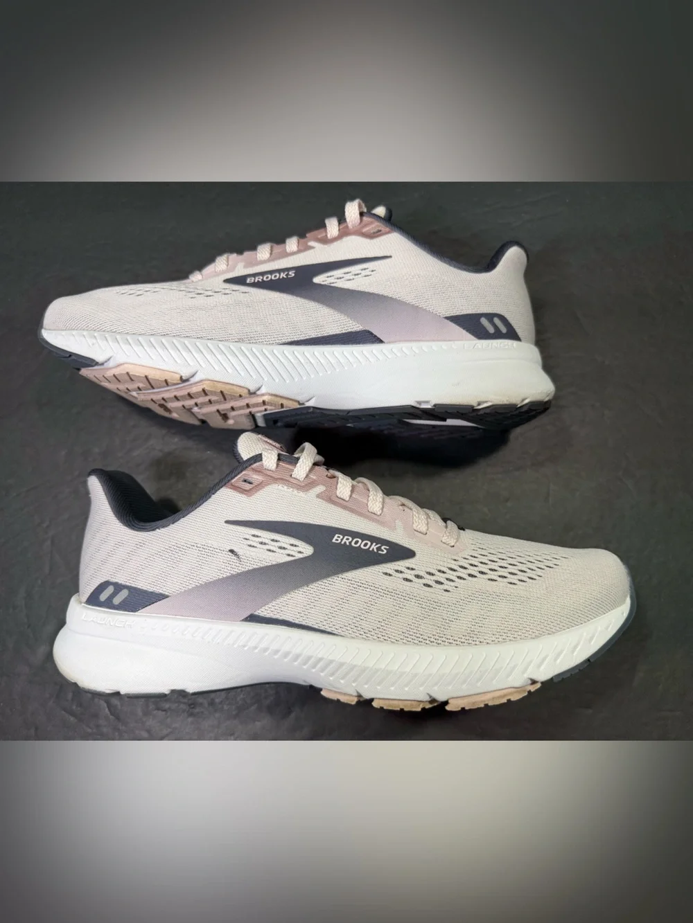 Brooks Launch 8 Women’s Running Walking Sneakers Shoe Size-8